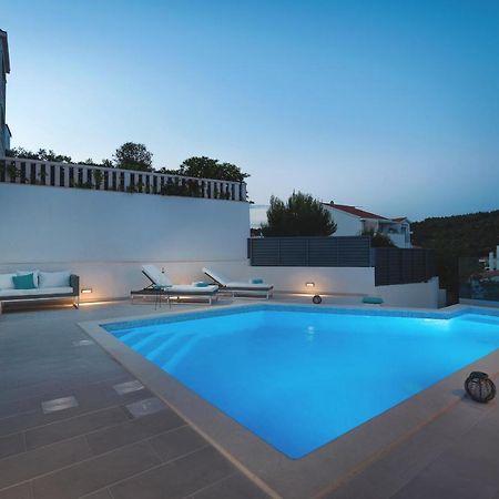 Villa Miholina - With Heated Swimming Pool تروغير المظهر الخارجي الصورة