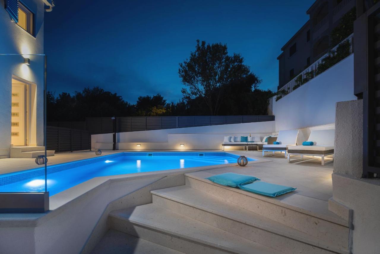 Villa Miholina - With Heated Swimming Pool تروغير المظهر الخارجي الصورة