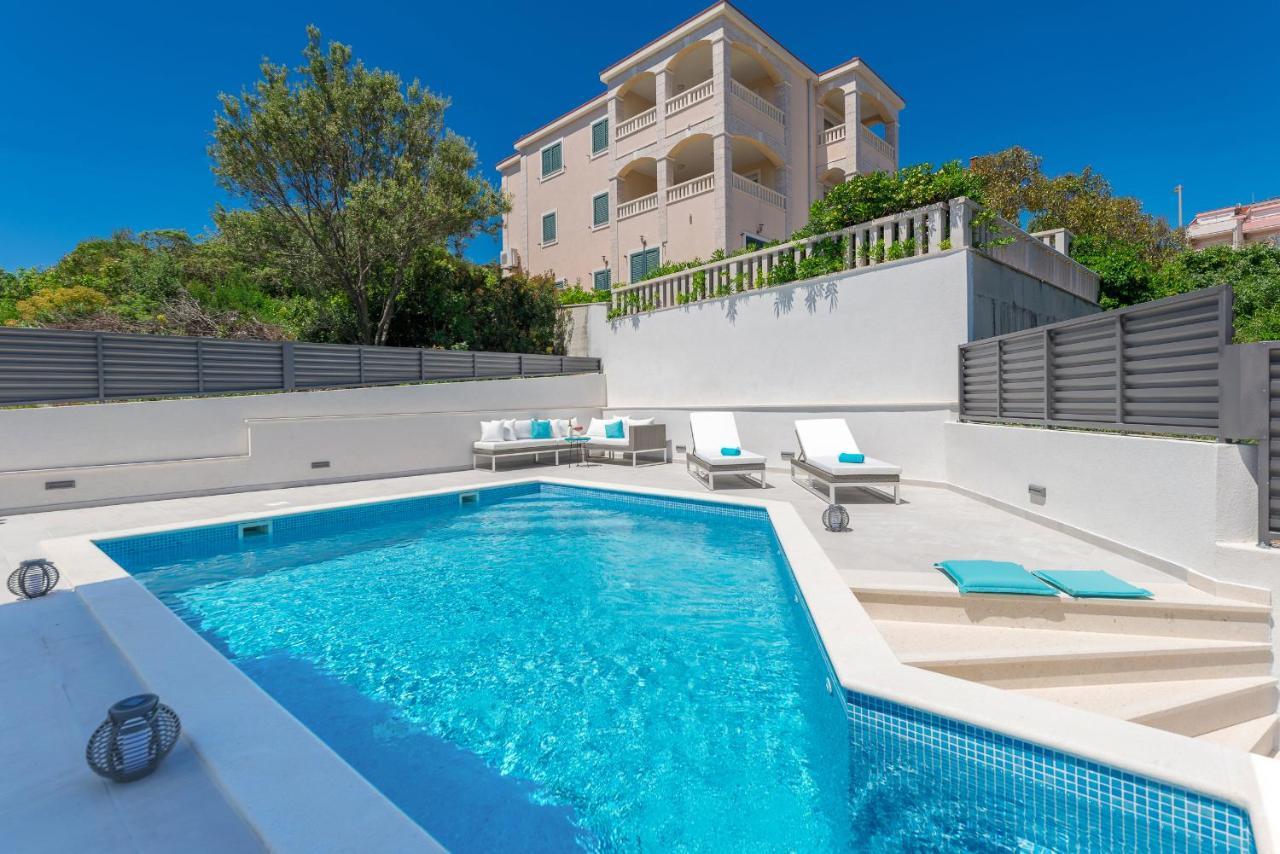 Villa Miholina - With Heated Swimming Pool تروغير المظهر الخارجي الصورة